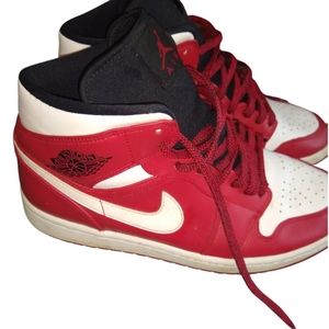 SALE** 💯Authentic Mens Nike Air Jordan 1